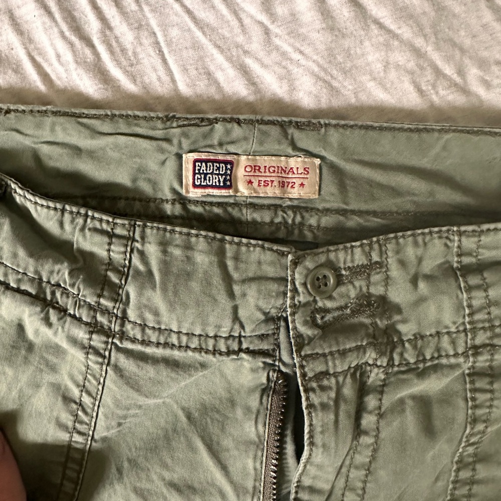 Olive green cargo pants - Picture 2 of 6